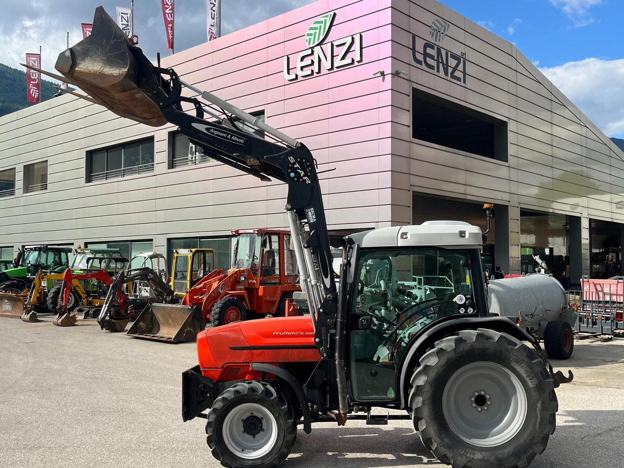 SAME FRUTTETO S 100 – CARICATORE - Traktors: foto 2 SAME FRUTTETO S 100 – CARICATORE - Traktors: foto 2