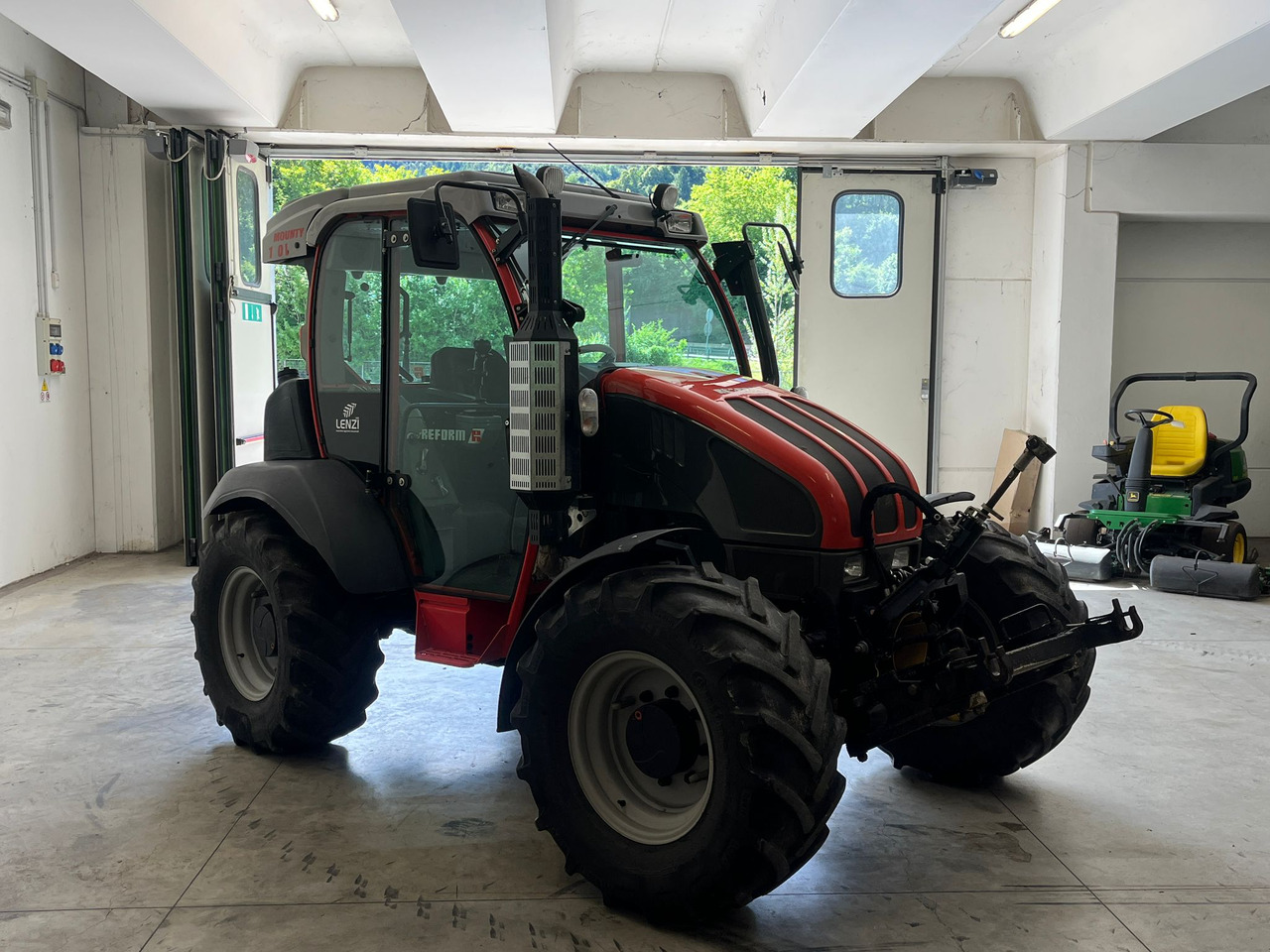 TRATTORE REFORM MOUNTY 100 V - Traktors: foto 3 TRATTORE REFORM MOUNTY 100 V - Traktors: foto 3