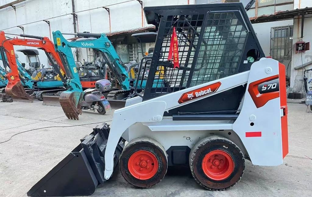 Bobcat S 70  - Kompaktiekrāvējs: foto 1 Bobcat S 70  - Kompaktiekrāvējs: foto 1