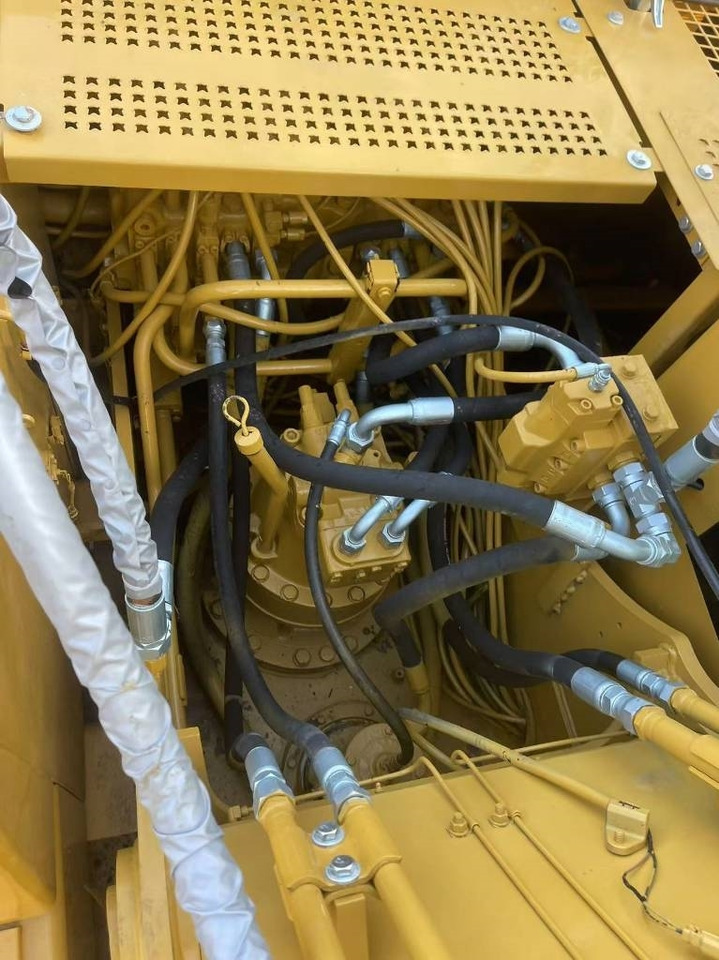 CAT 320 B - Kāpurķēžu ekskavators: foto 2 CAT 320 B - Kāpurķēžu ekskavators: foto 2