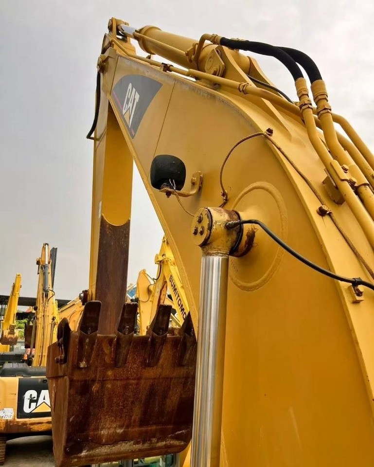 CAT 320 C - Kāpurķēžu ekskavators: foto 5 CAT 320 C - Kāpurķēžu ekskavators: foto 5
