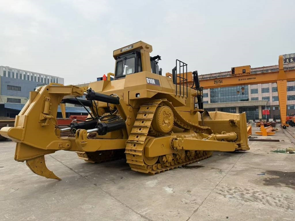 CAT D 10 R - Buldozers: foto 1 CAT D 10 R - Buldozers: foto 1