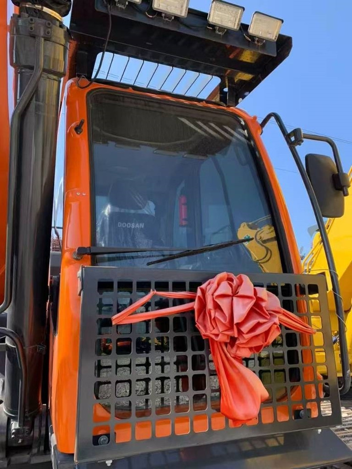 Doosan 300-7 - Kāpurķēžu ekskavators: foto 3 Doosan 300-7 - Kāpurķēžu ekskavators: foto 3