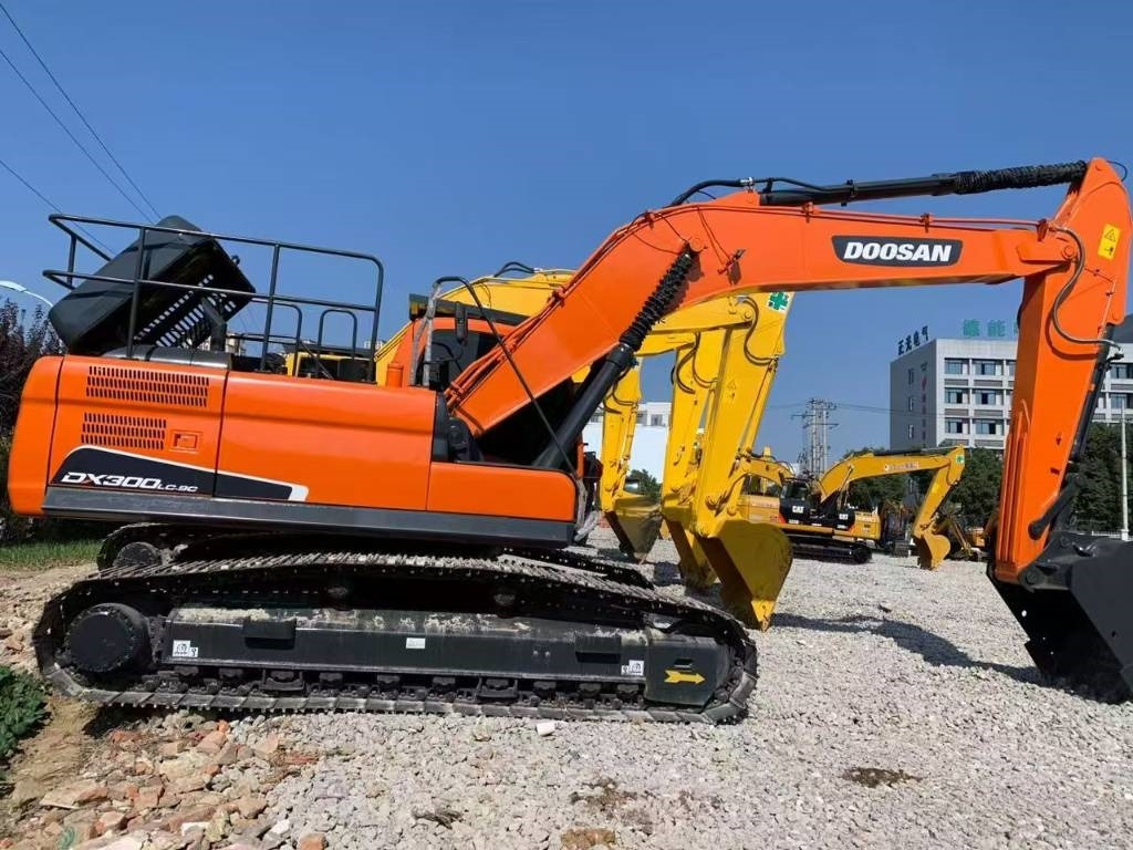 Doosan 300-7 - Kāpurķēžu ekskavators: foto 5 Doosan 300-7 - Kāpurķēžu ekskavators: foto 5