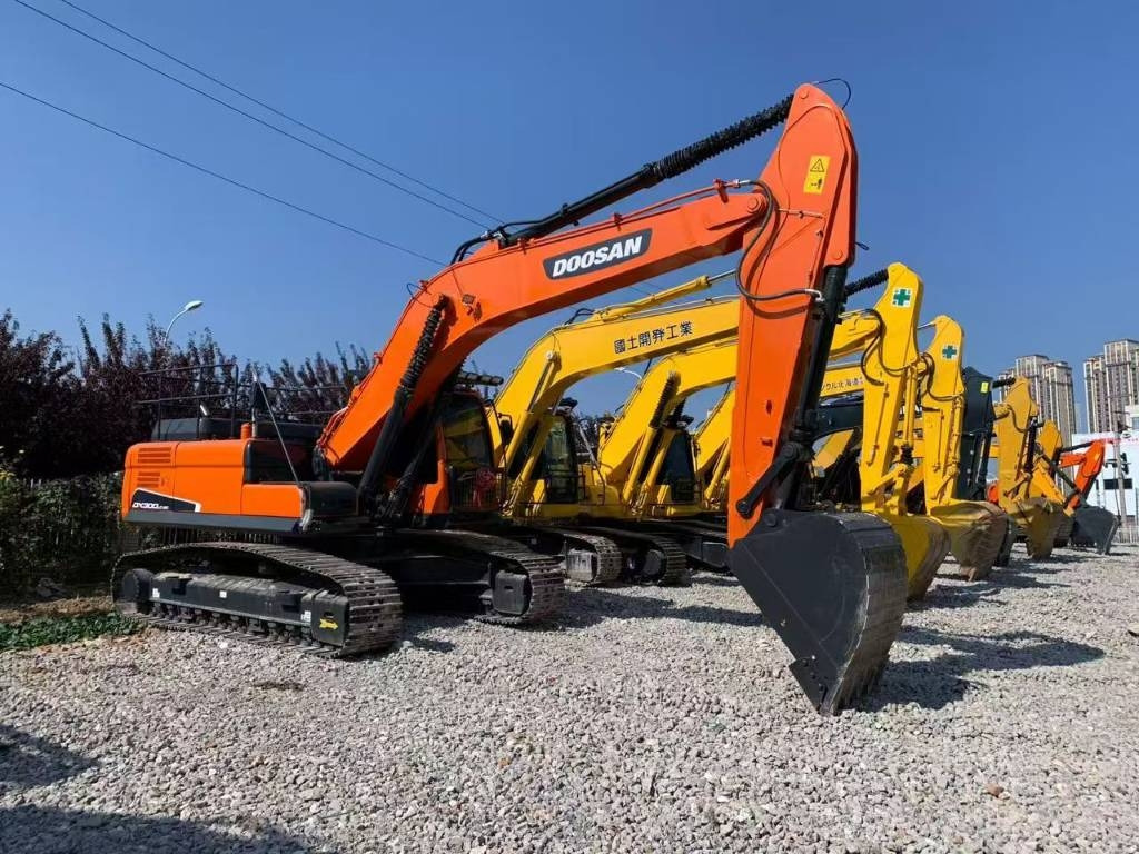 Doosan 300-7 - Kāpurķēžu ekskavators: foto 1 Doosan 300-7 - Kāpurķēžu ekskavators: foto 1