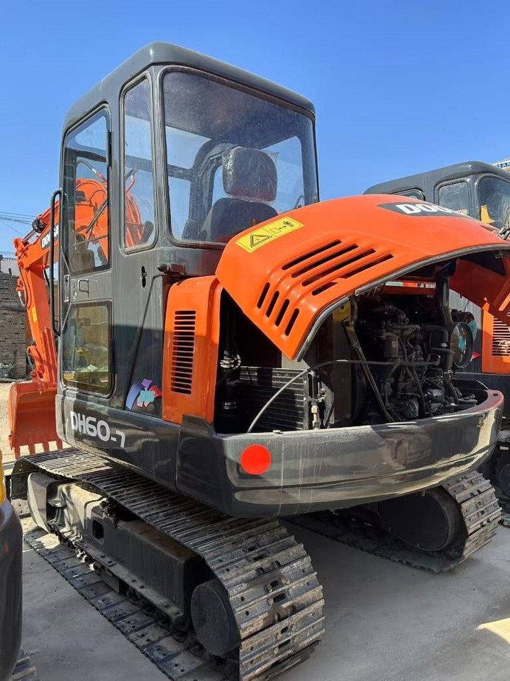Doosan DH 55 - Mini-ekskavators: foto 1 Doosan DH 55 - Mini-ekskavators: foto 1