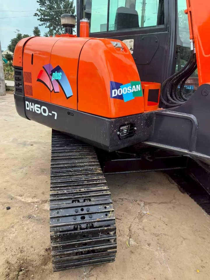 Doosan DH 60 - Mini-ekskavators: foto 2 Doosan DH 60 - Mini-ekskavators: foto 2