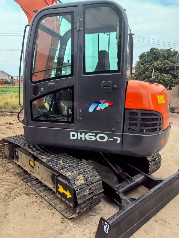 Doosan DH 60 - Mini-ekskavators: foto 4 Doosan DH 60 - Mini-ekskavators: foto 4