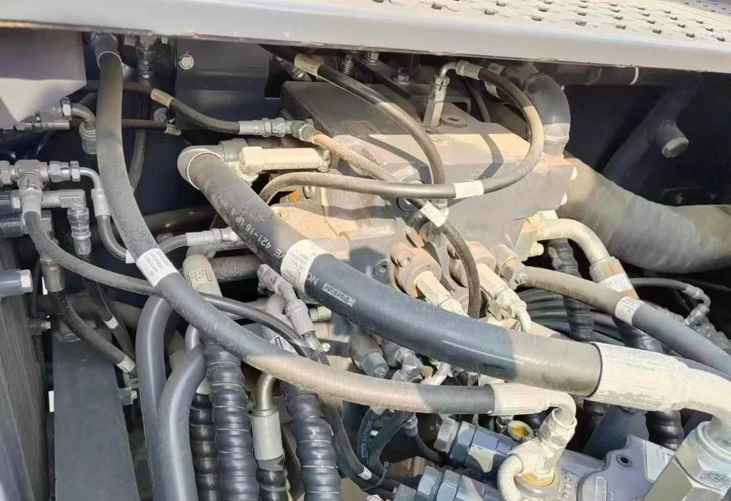 Doosan DX 220 - Kāpurķēžu ekskavators: foto 4 Doosan DX 220 - Kāpurķēžu ekskavators: foto 4