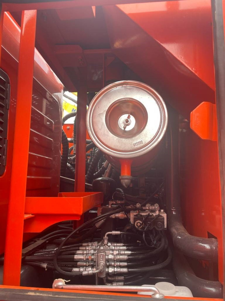 Doosan DX 225 - Kāpurķēžu ekskavators: foto 5 Doosan DX 225 - Kāpurķēžu ekskavators: foto 5