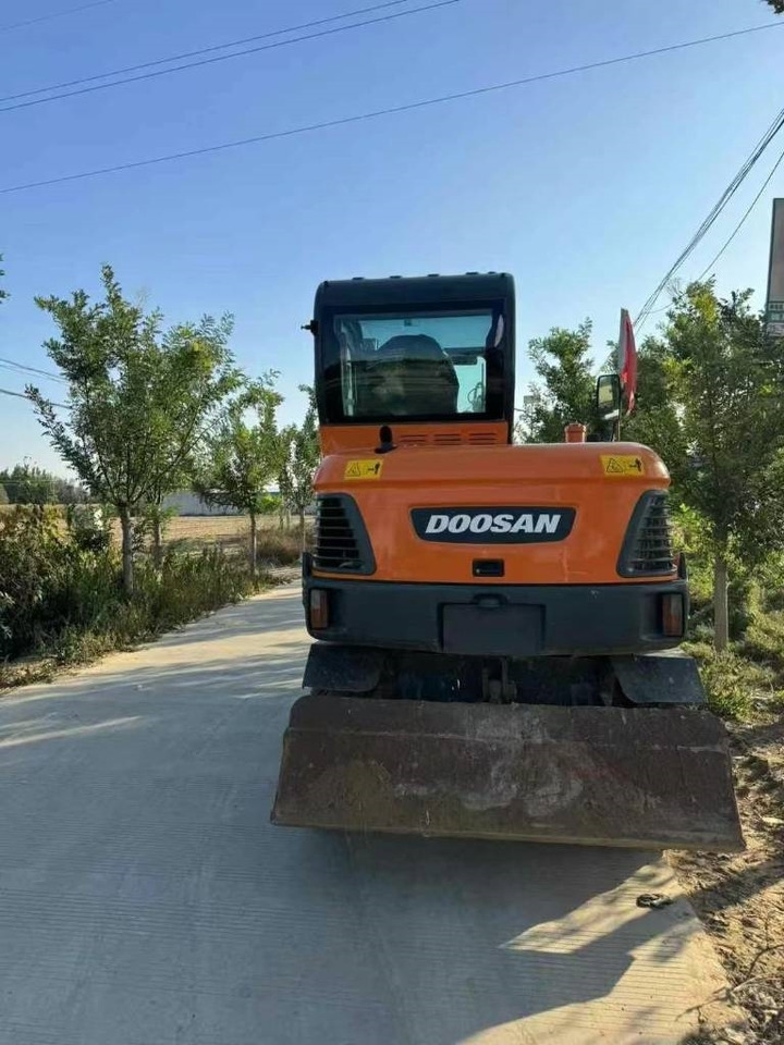 Doosan DX 60 - Kāpurķēžu ekskavators: foto 2 Doosan DX 60 - Kāpurķēžu ekskavators: foto 2