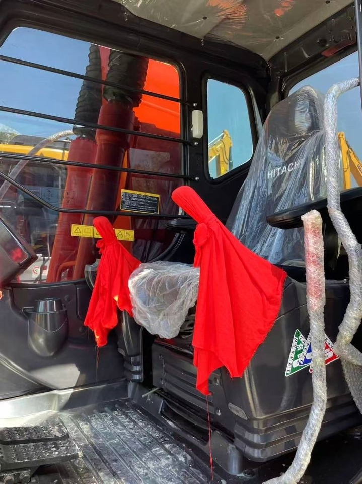 Hitachi ZX 120 - Kāpurķēžu ekskavators: foto 4 Hitachi ZX 120 - Kāpurķēžu ekskavators: foto 4