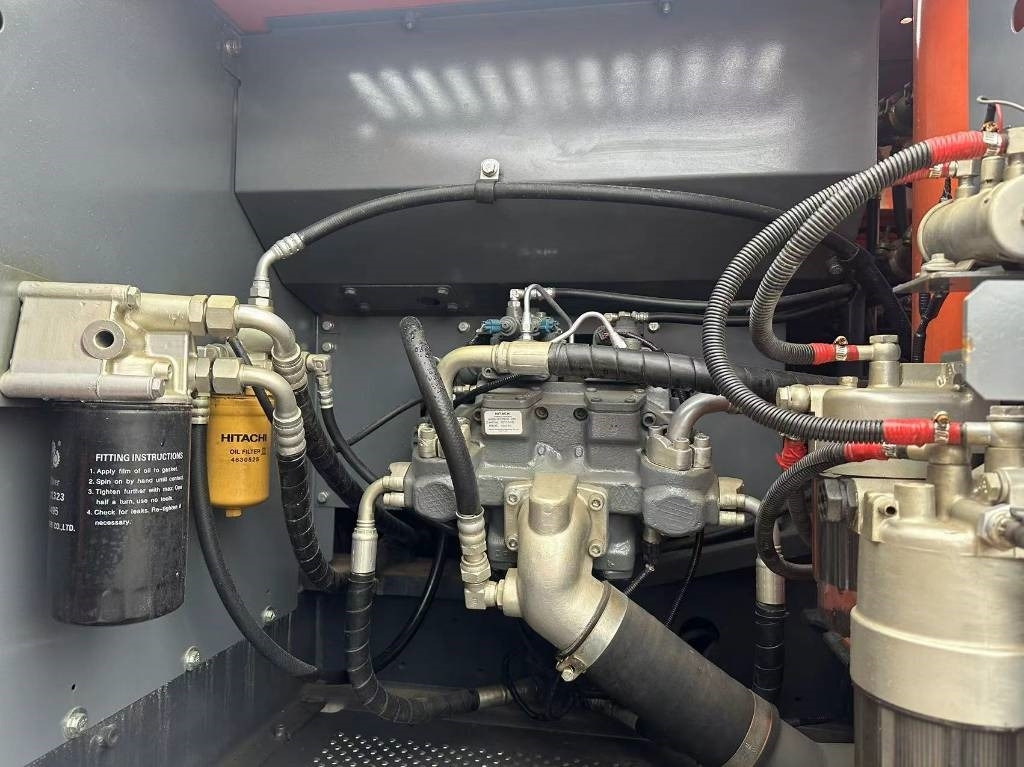 Kāpurķēžu ekskavators Hitachi ZX 240: foto 8