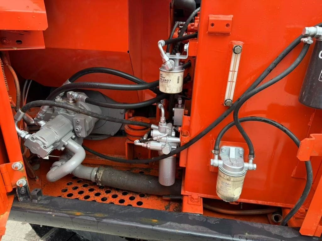 Hitachi ZX 60 - Mini-ekskavators: foto 3 Hitachi ZX 60 - Mini-ekskavators: foto 3