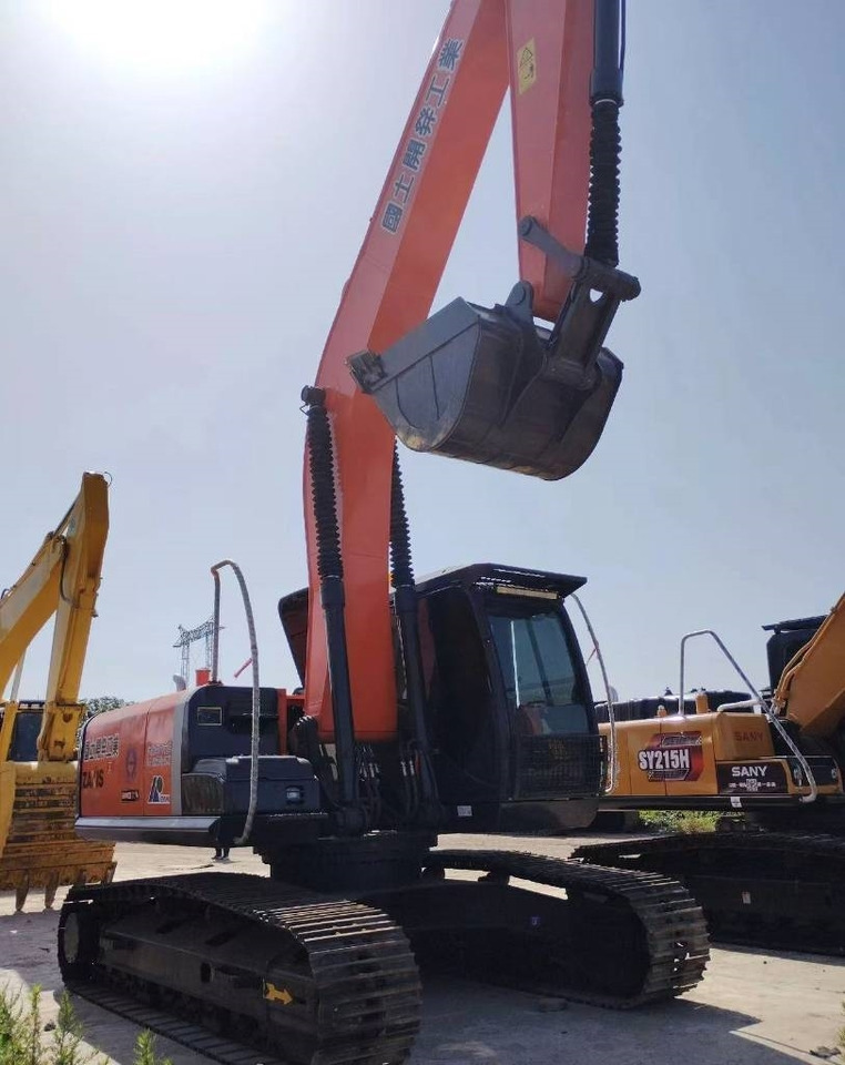 Hitachi Zaxis 240 LC - Kāpurķēžu ekskavators: foto 1 Hitachi Zaxis 240 LC - Kāpurķēžu ekskavators: foto 1