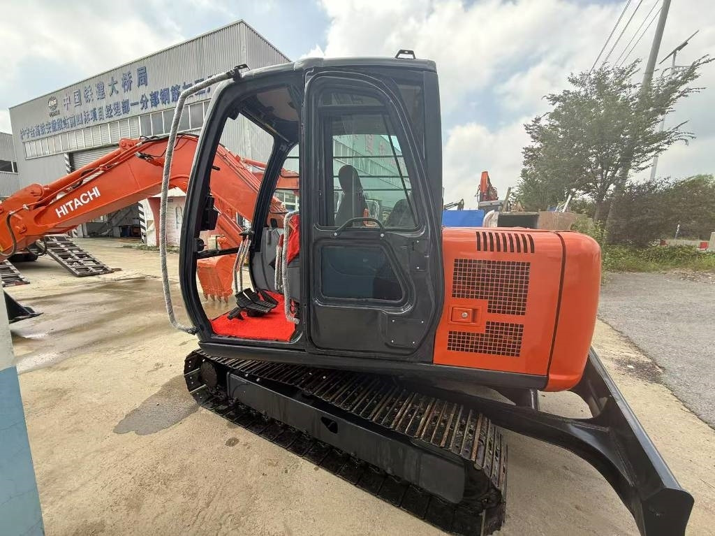 Hitachi Zaxis 60 - Kāpurķēžu ekskavators: foto 4 Hitachi Zaxis 60 - Kāpurķēžu ekskavators: foto 4