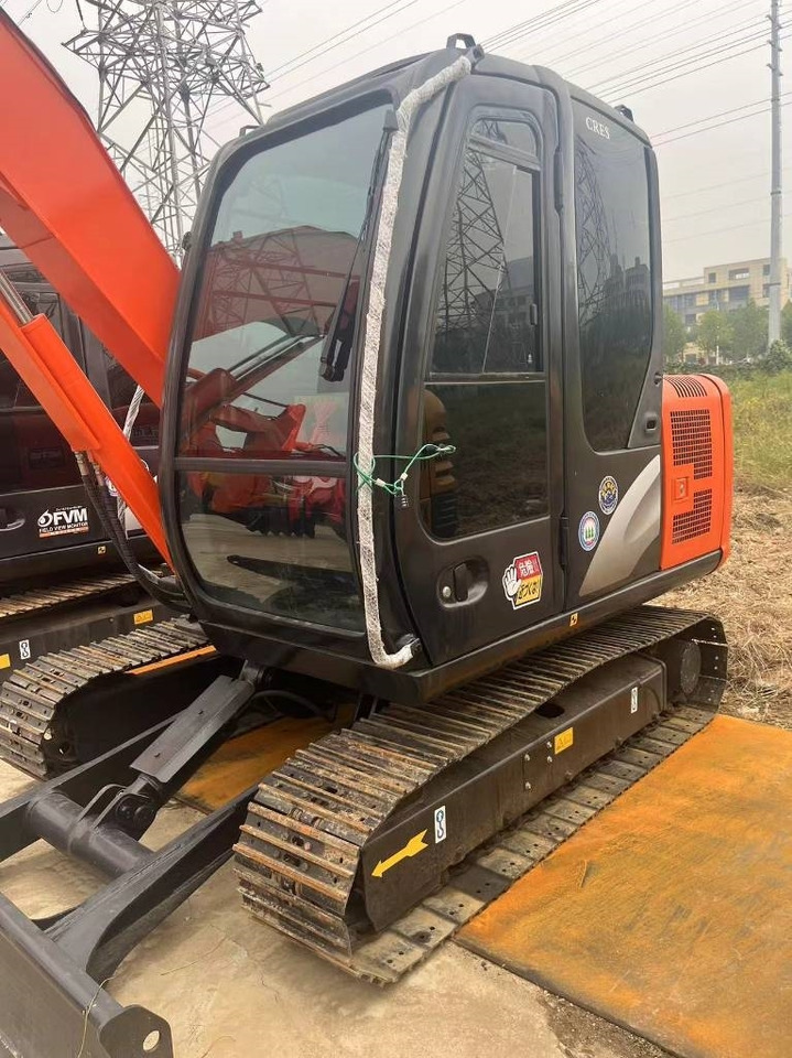 Hitachi zaxis60 - Kāpurķēžu ekskavators: foto 4 Hitachi zaxis60 - Kāpurķēžu ekskavators: foto 4