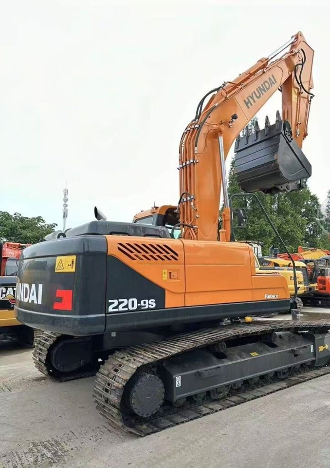 Hyundai 220-9S - Kāpurķēžu ekskavators: foto 5 Hyundai 220-9S - Kāpurķēžu ekskavators: foto 5