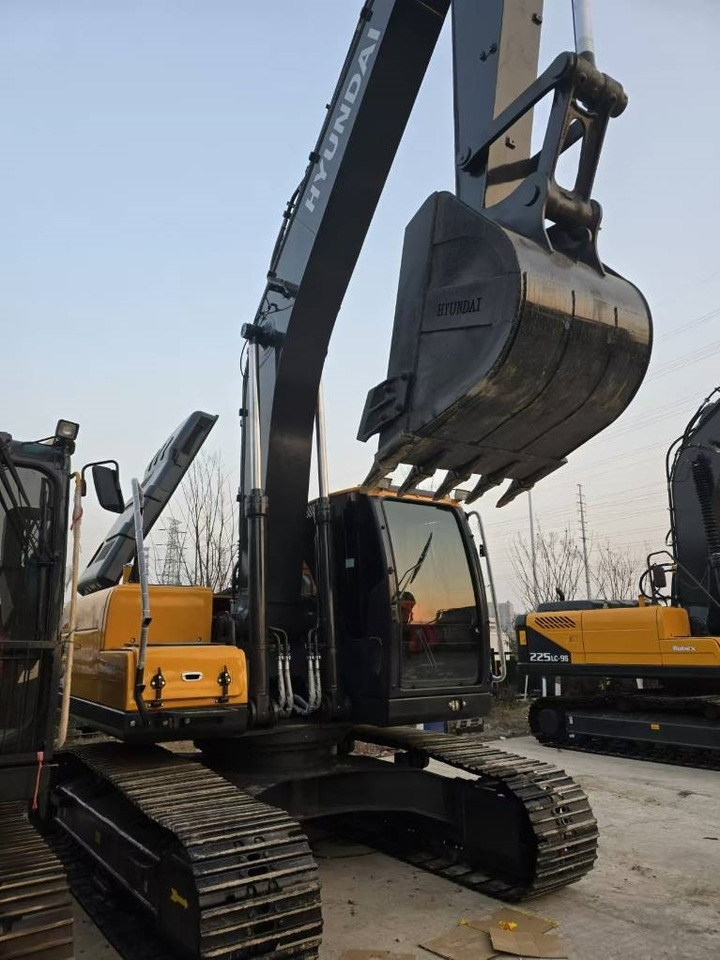 Hyundai 220—9S - Kāpurķēžu ekskavators: foto 3 Hyundai 220—9S - Kāpurķēžu ekskavators: foto 3