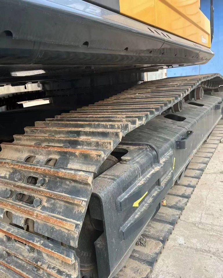 Hyundai 305LC - Kāpurķēžu ekskavators: foto 2 Hyundai 305LC - Kāpurķēžu ekskavators: foto 2