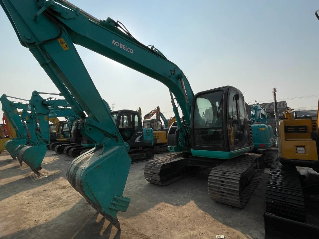 Kobelco SK 135 - Kāpurķēžu ekskavators: foto 1 Kobelco SK 135 - Kāpurķēžu ekskavators: foto 1