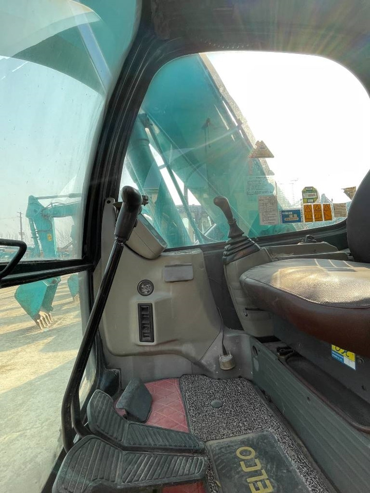 Kobelco SK 135 SR LC - Kāpurķēžu ekskavators: foto 2 Kobelco SK 135 SR LC - Kāpurķēžu ekskavators: foto 2