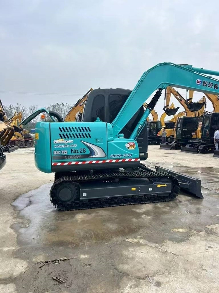 Kobelco SK 75 - Kāpurķēžu ekskavators: foto 4 Kobelco SK 75 - Kāpurķēžu ekskavators: foto 4