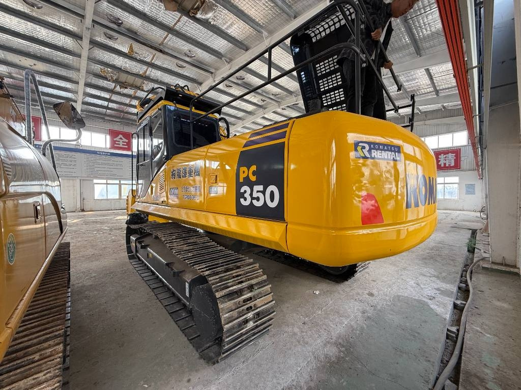 Komatsu 350 - Kāpurķēžu ekskavators: foto 1 Komatsu 350 - Kāpurķēžu ekskavators: foto 1
