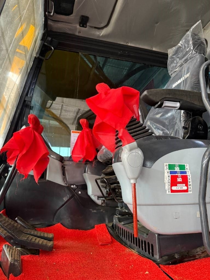 Komatsu 350 - Kāpurķēžu ekskavators: foto 3 Komatsu 350 - Kāpurķēžu ekskavators: foto 3