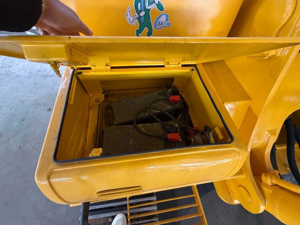 Komatsu 350 - Kāpurķēžu ekskavators: foto 4 Komatsu 350 - Kāpurķēžu ekskavators: foto 4