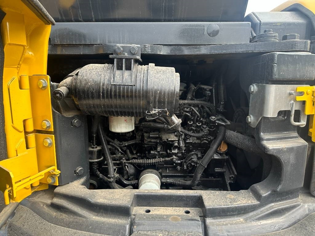 Komatsu 40MR - Kāpurķēžu ekskavators: foto 5 Komatsu 40MR - Kāpurķēžu ekskavators: foto 5