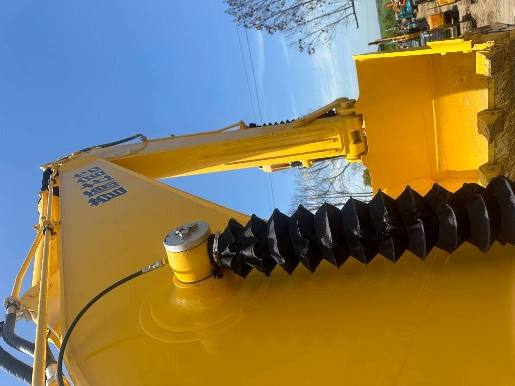 Komatsu PC 200-8 - Kāpurķēžu ekskavators: foto 5 Komatsu PC 200-8 - Kāpurķēžu ekskavators: foto 5