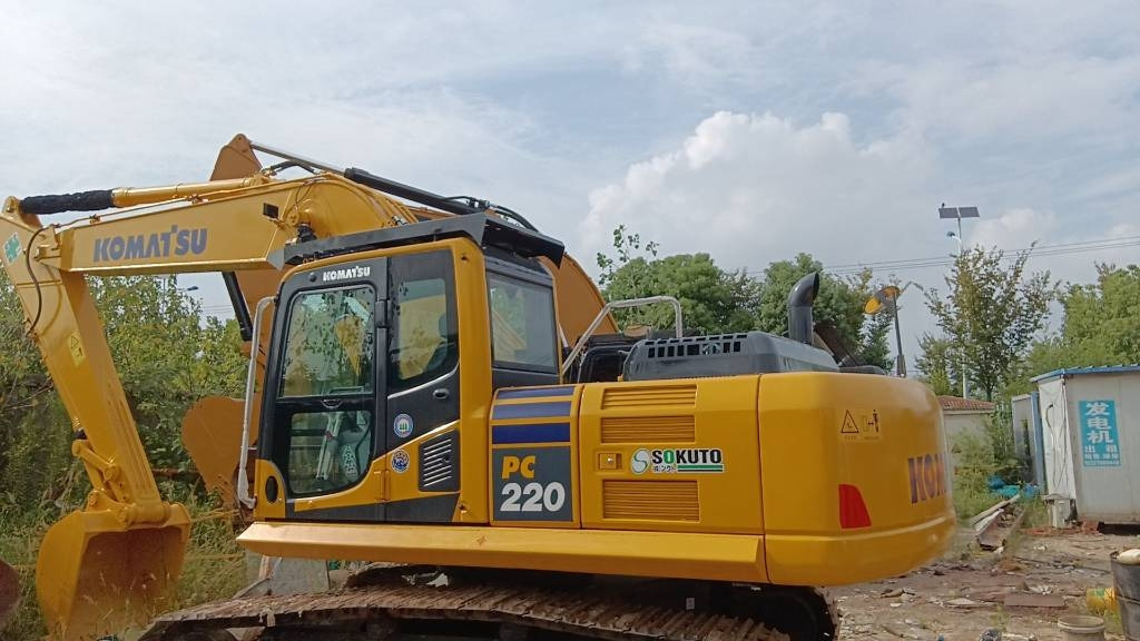 Komatsu PC 220-7  - Kāpurķēžu ekskavators: foto 1 Komatsu PC 220-7  - Kāpurķēžu ekskavators: foto 1