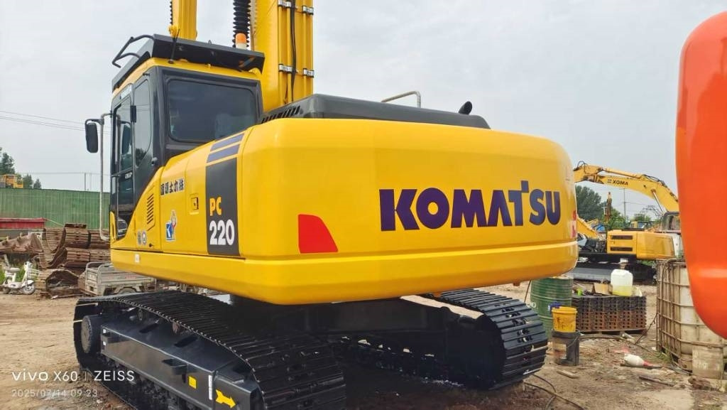 Komatsu PC 220-7 - Kāpurķēžu ekskavators: foto 1 Komatsu PC 220-7 - Kāpurķēžu ekskavators: foto 1