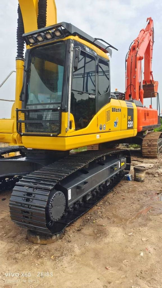 Komatsu PC 220 - Mini-ekskavators: foto 3 Komatsu PC 220 - Mini-ekskavators: foto 3