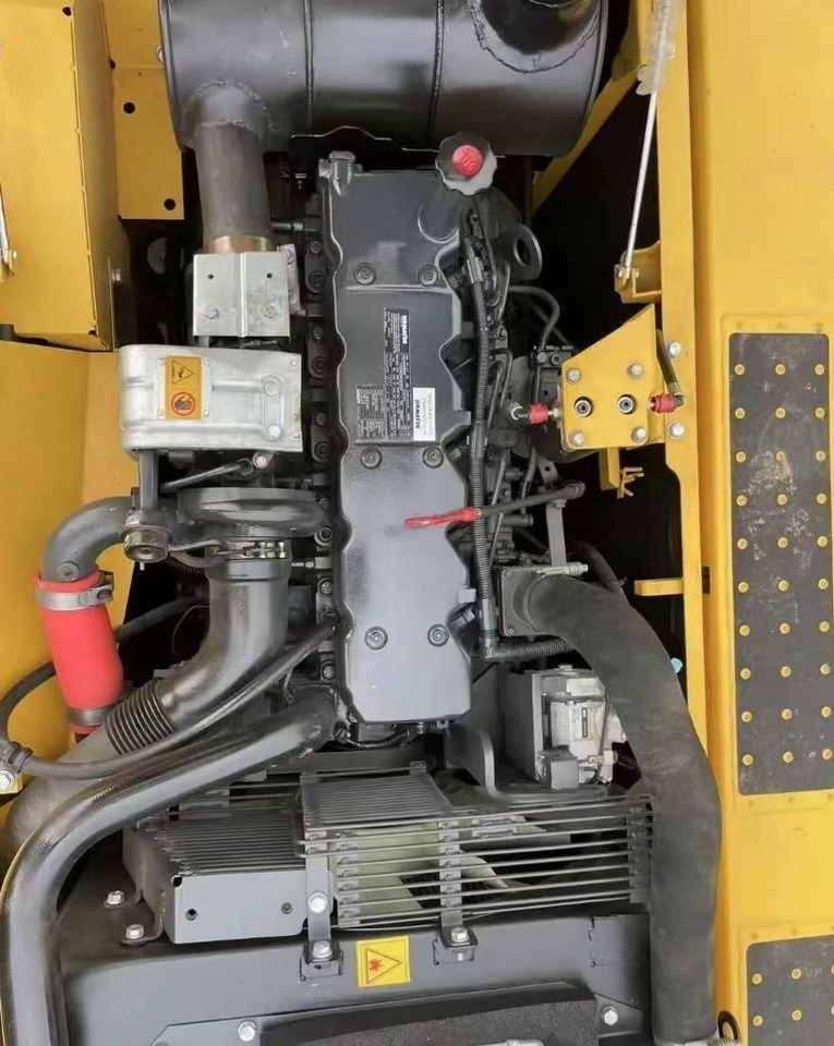 Komatsu PC 240 - Kāpurķēžu ekskavators: foto 2 Komatsu PC 240 - Kāpurķēžu ekskavators: foto 2