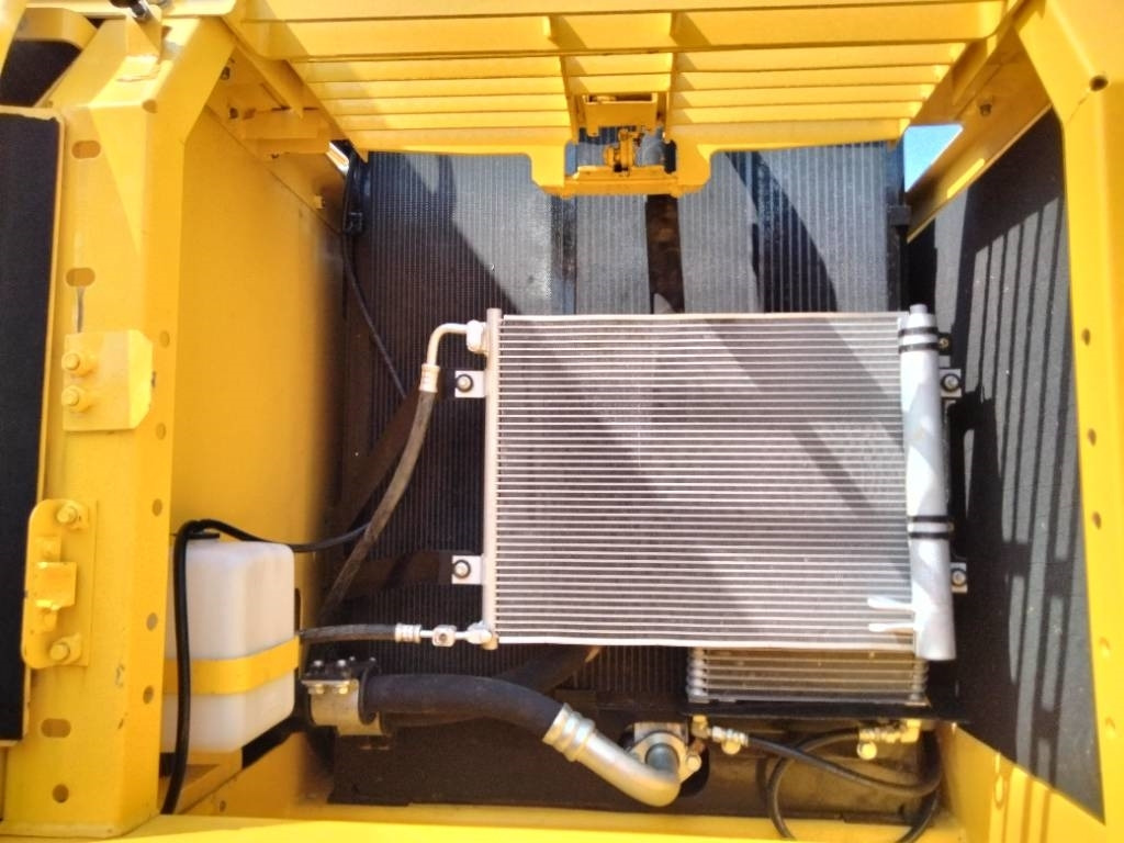 Komatsu PC 240 - Kāpurķēžu ekskavators: foto 3 Komatsu PC 240 - Kāpurķēžu ekskavators: foto 3