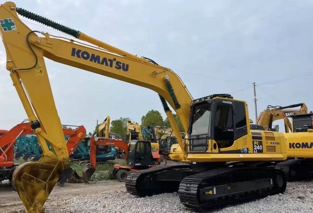 Komatsu PC 240 - Kāpurķēžu ekskavators: foto 3 Komatsu PC 240 - Kāpurķēžu ekskavators: foto 3