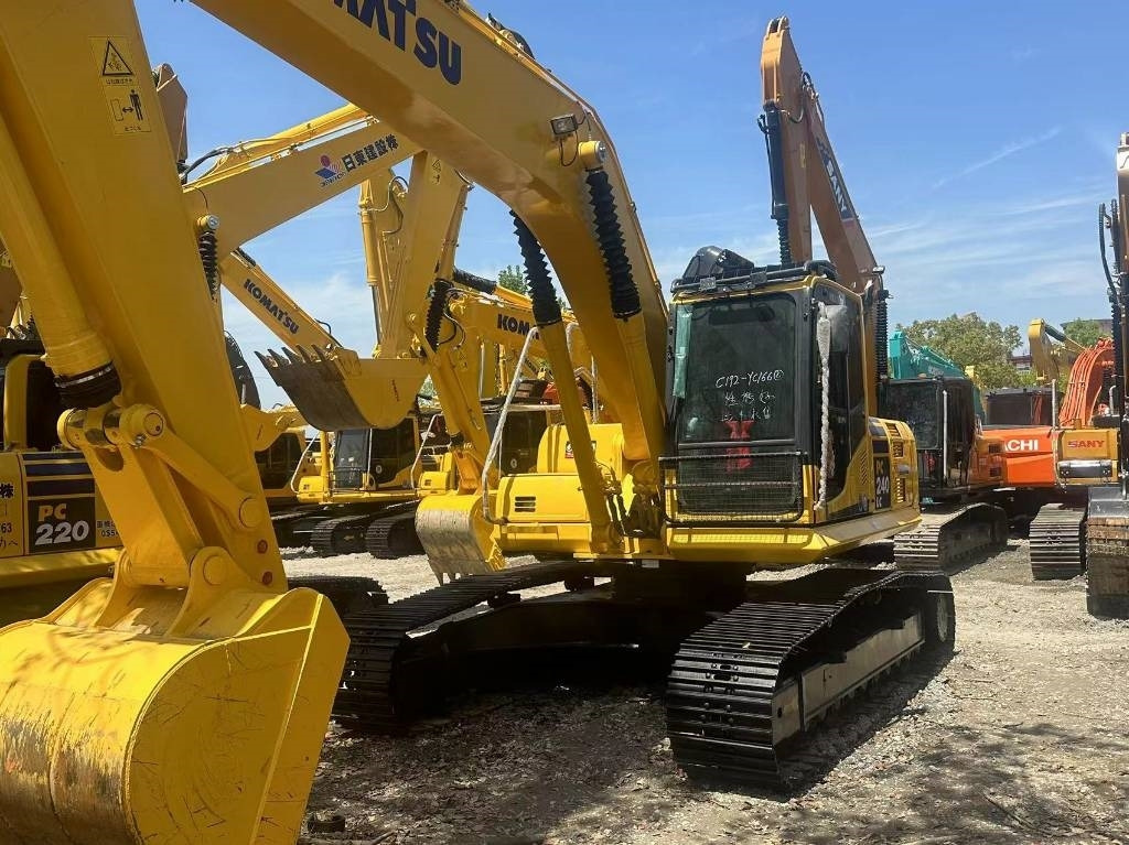 Komatsu PC 240 LC-8 - Kāpurķēžu ekskavators: foto 1 Komatsu PC 240 LC-8 - Kāpurķēžu ekskavators: foto 1