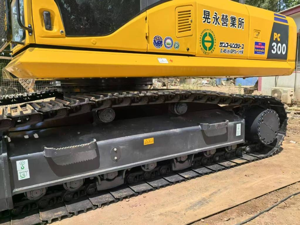 Komatsu PC 300  - Kāpurķēžu ekskavators: foto 1 Komatsu PC 300  - Kāpurķēžu ekskavators: foto 1