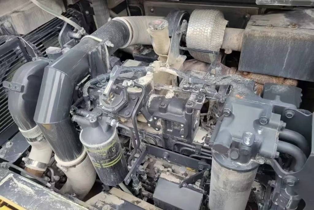 Komatsu PC 460-8 - Kāpurķēžu ekskavators: foto 5 Komatsu PC 460-8 - Kāpurķēžu ekskavators: foto 5