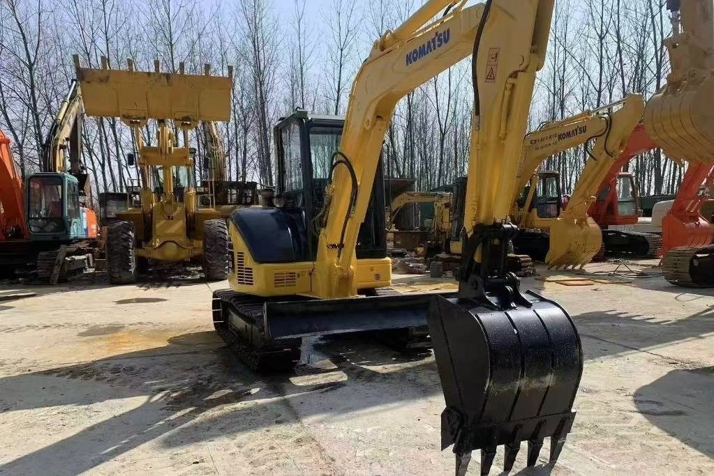Komatsu PC 55 - Mini-ekskavators: foto 3 Komatsu PC 55 - Mini-ekskavators: foto 3