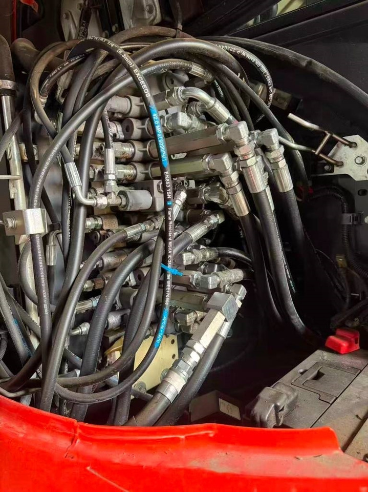 Kubota KX 165 - Kāpurķēžu ekskavators: foto 5 Kubota KX 165 - Kāpurķēžu ekskavators: foto 5