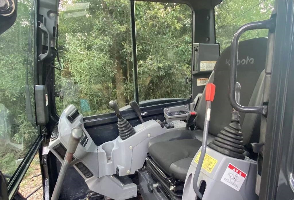 Kubota KX 165 - Kāpurķēžu ekskavators: foto 4 Kubota KX 165 - Kāpurķēžu ekskavators: foto 4