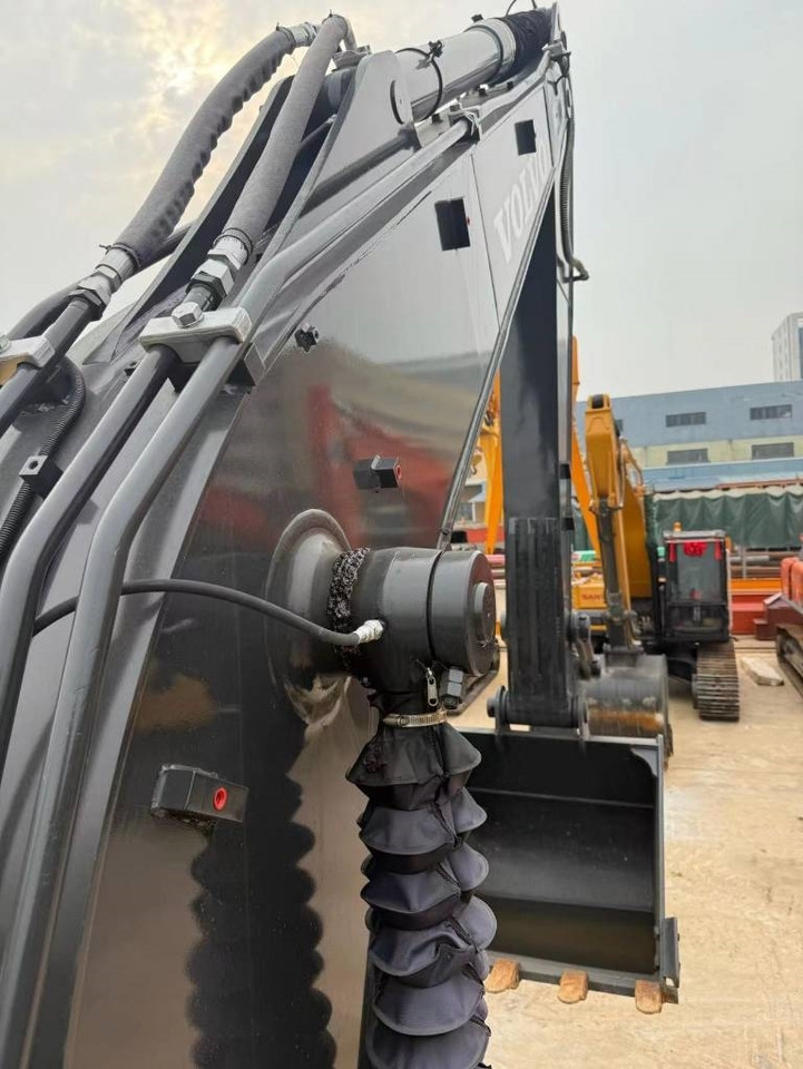 Kāpurķēžu ekskavators Volvo EC 140 [ Copy ]: foto 14