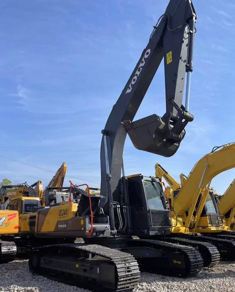 Volvo EC 240 - Kāpurķēžu ekskavators: foto 1 Volvo EC 240 - Kāpurķēžu ekskavators: foto 1