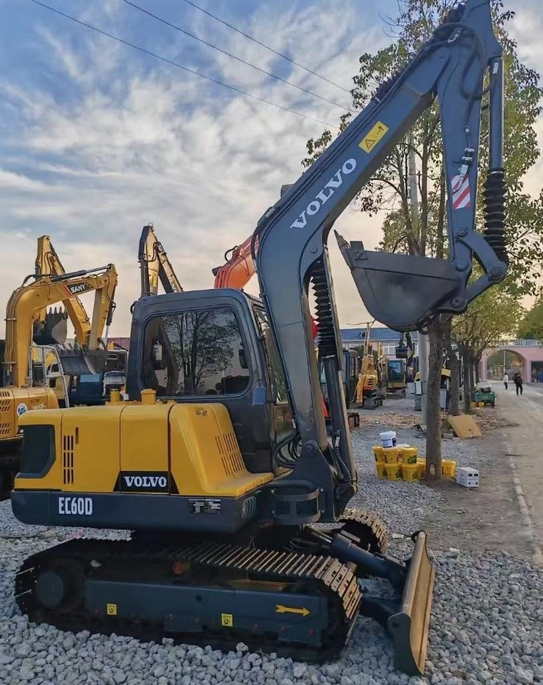 Volvo EC 60 D - Kāpurķēžu ekskavators: foto 2 Volvo EC 60 D - Kāpurķēžu ekskavators: foto 2