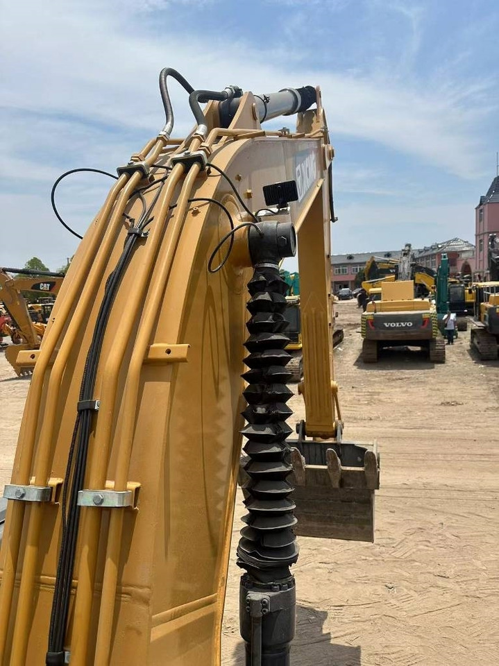 XCMG XE 215 DA - Kāpurķēžu ekskavators: foto 2 XCMG XE 215 DA - Kāpurķēžu ekskavators: foto 2