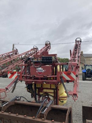 Hardi MEGA 1200L - Uzkarināmais miglotājs: foto 3 Hardi MEGA 1200L - Uzkarināmais miglotājs: foto 3