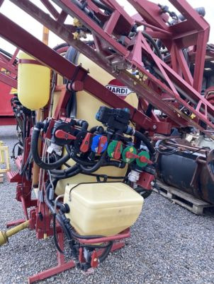 Hardi MEGA 1200L - Uzkarināmais miglotājs: foto 2 Hardi MEGA 1200L - Uzkarināmais miglotājs: foto 2